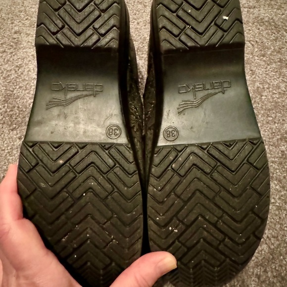 Dansko clogs. Good used condition. Silver/grey toole design. - Picture 4 of 4